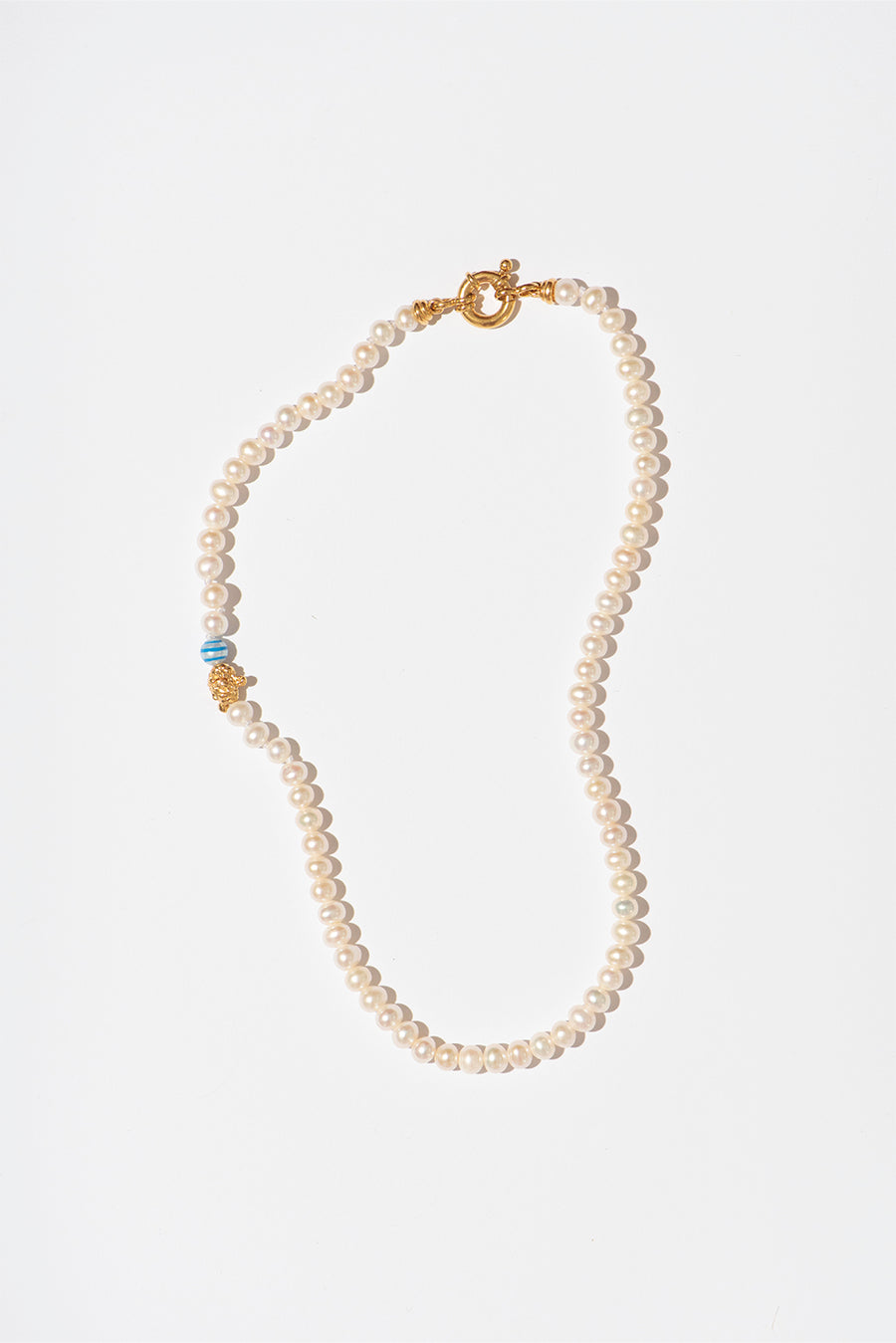 The Classic Pearl Necklace Blue Stripes - Small